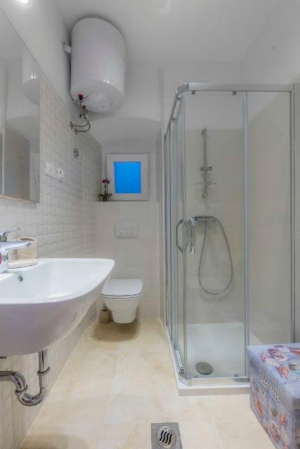 Season4All Apartments Mali Lošinj Zewnętrze zdjęcie
